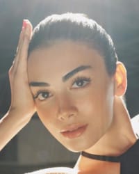 Özge Yağız